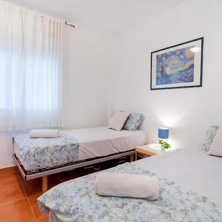 Charming Golf, Pool And Private Parking Apartman Pals